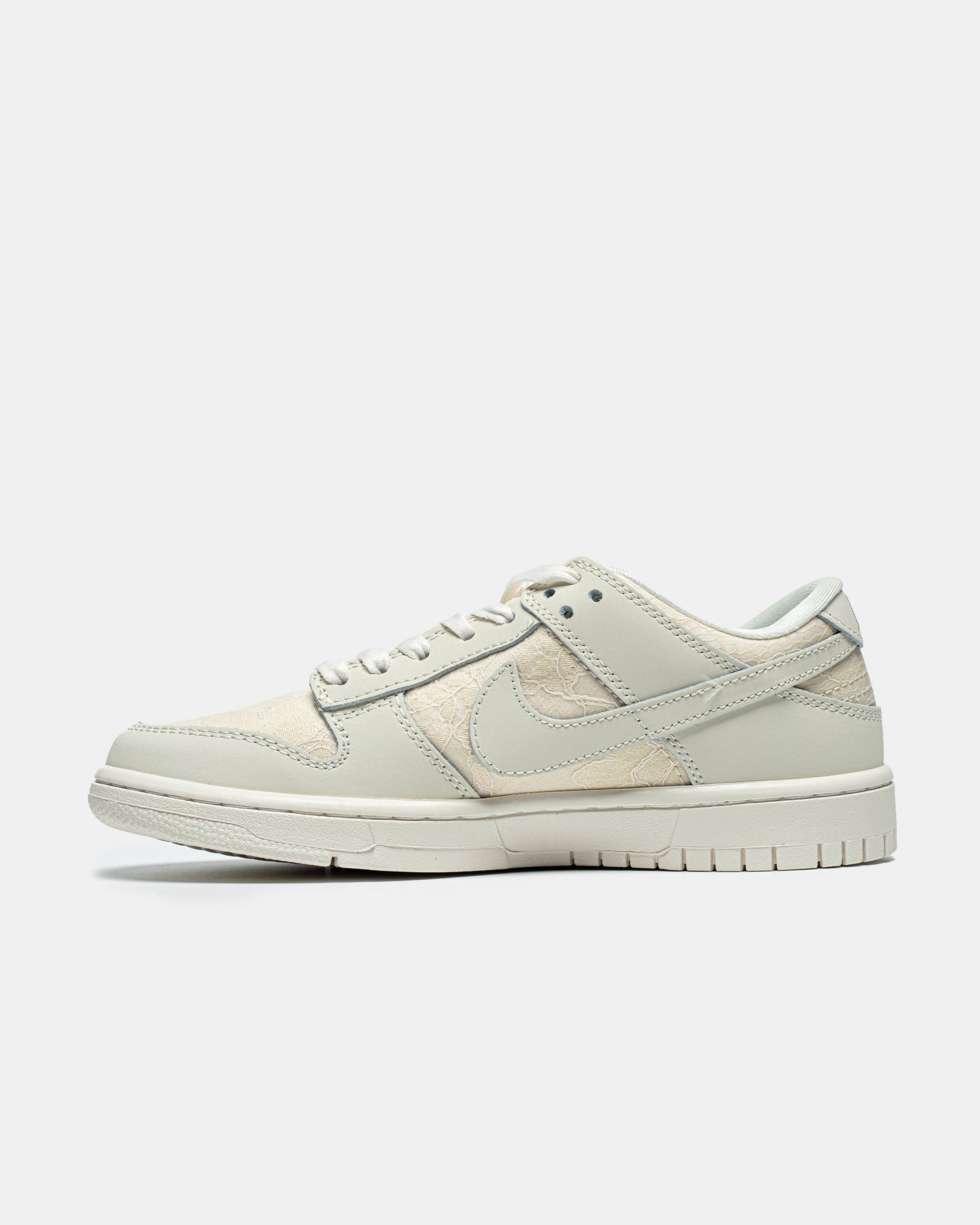Nike Dunk Low 'Lace Soft Pearl'