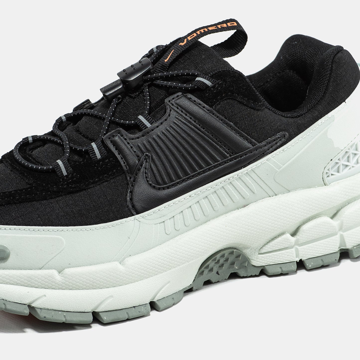Nike Air Zoom Vomero Roam