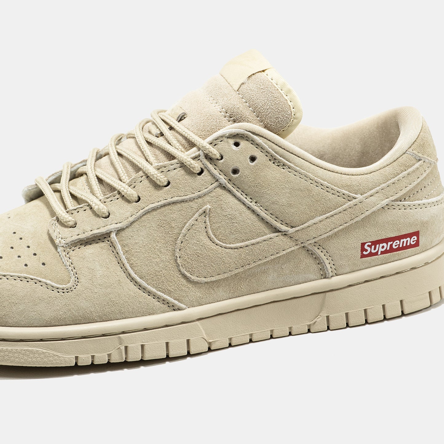 Nike SB Dunk Low x Supreme