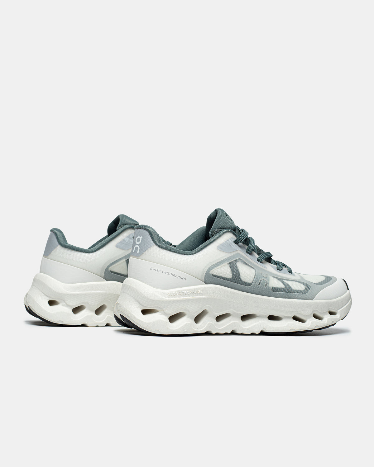 On Running Cloudtilt Remix Olive / Ivory