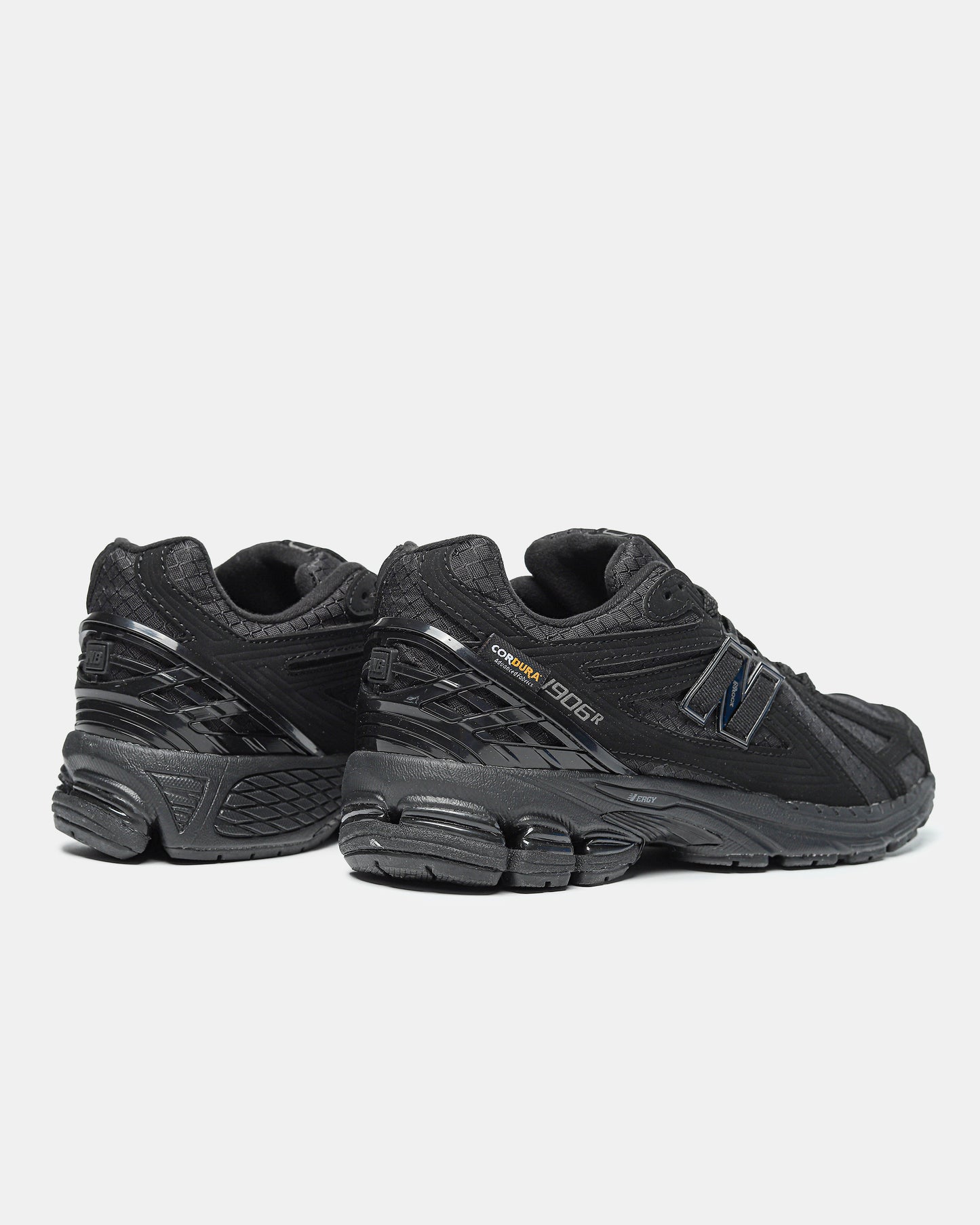 New Balance1906R ‚Cordura Pack Triple Black