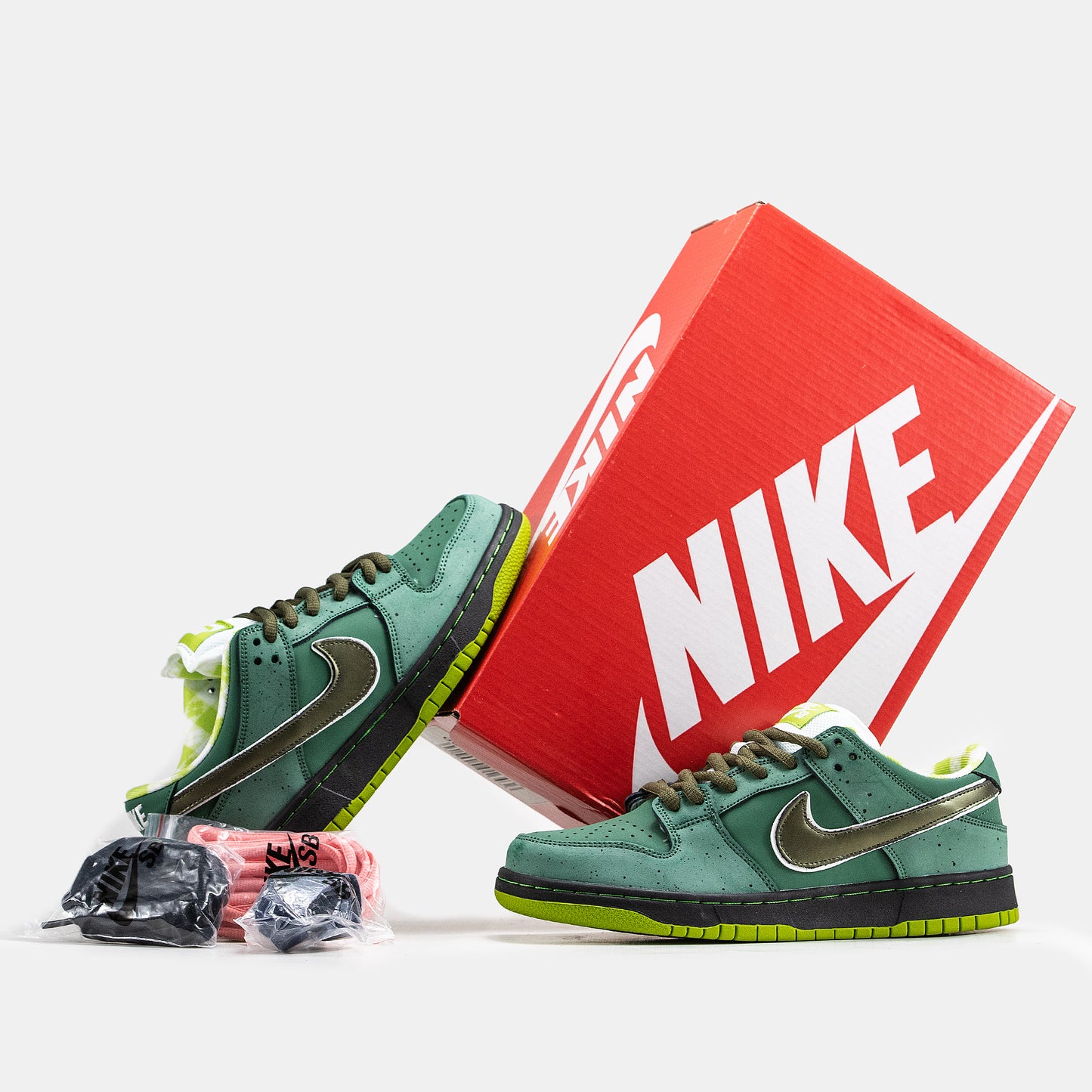 Nike SB Dunk Low Green Lobster