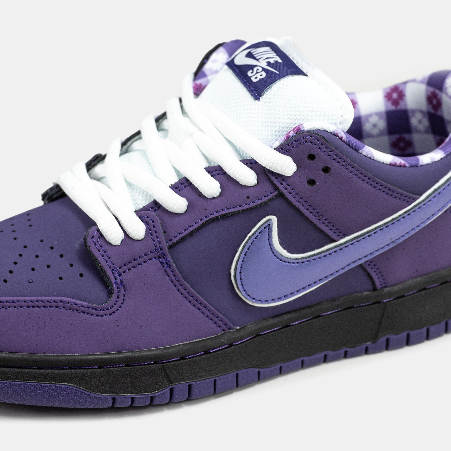 Nike SB Dunk Low Purple Lobster