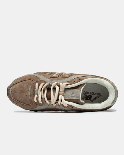 New Balance 204L ‚Mushroom Arid Stone‘