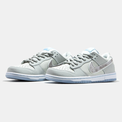 Nike SB Dunk Low White Lobster