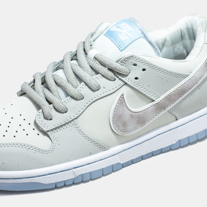 Nike SB Dunk Low White Lobster