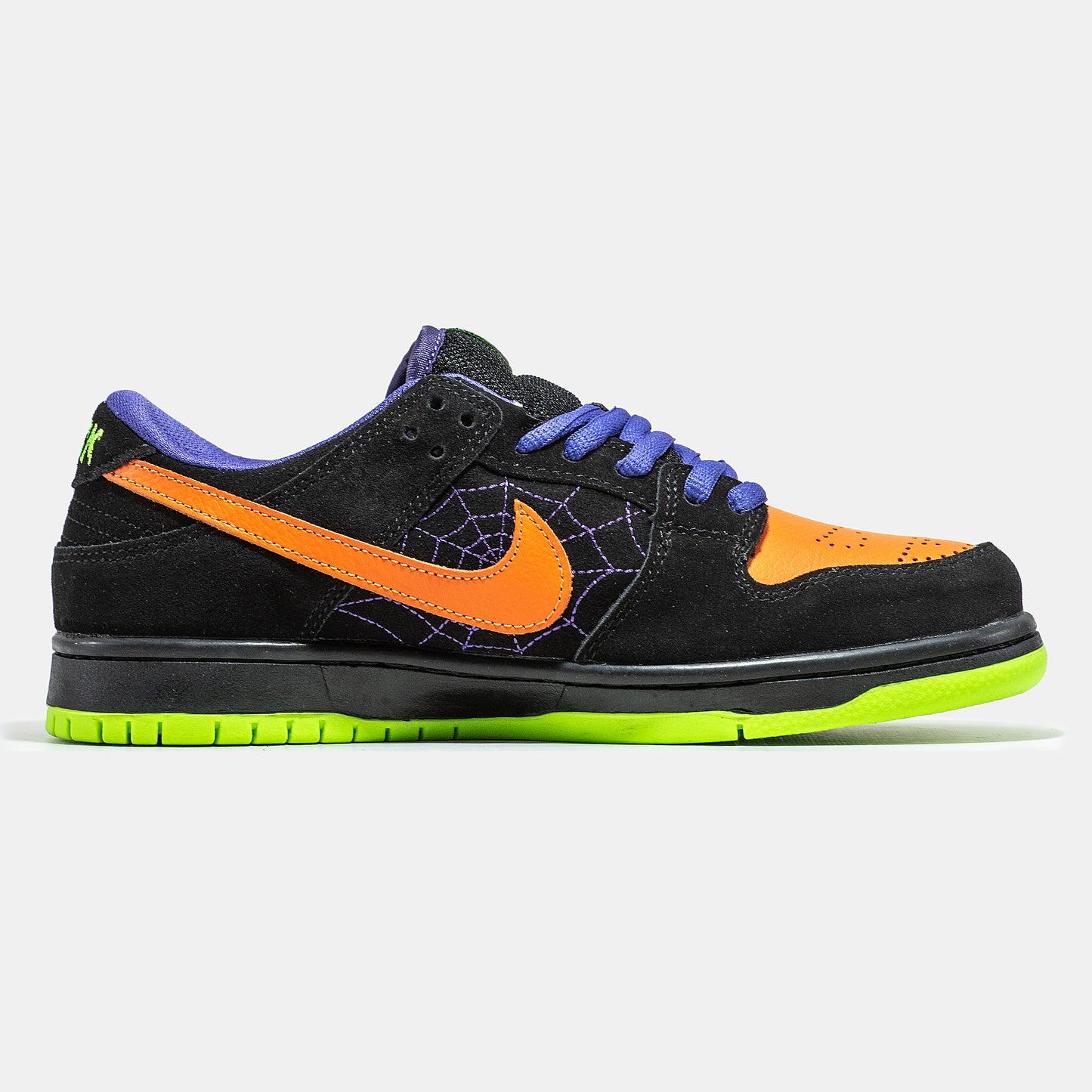 Nike SB Dunk Low Night of Mischief Halloween