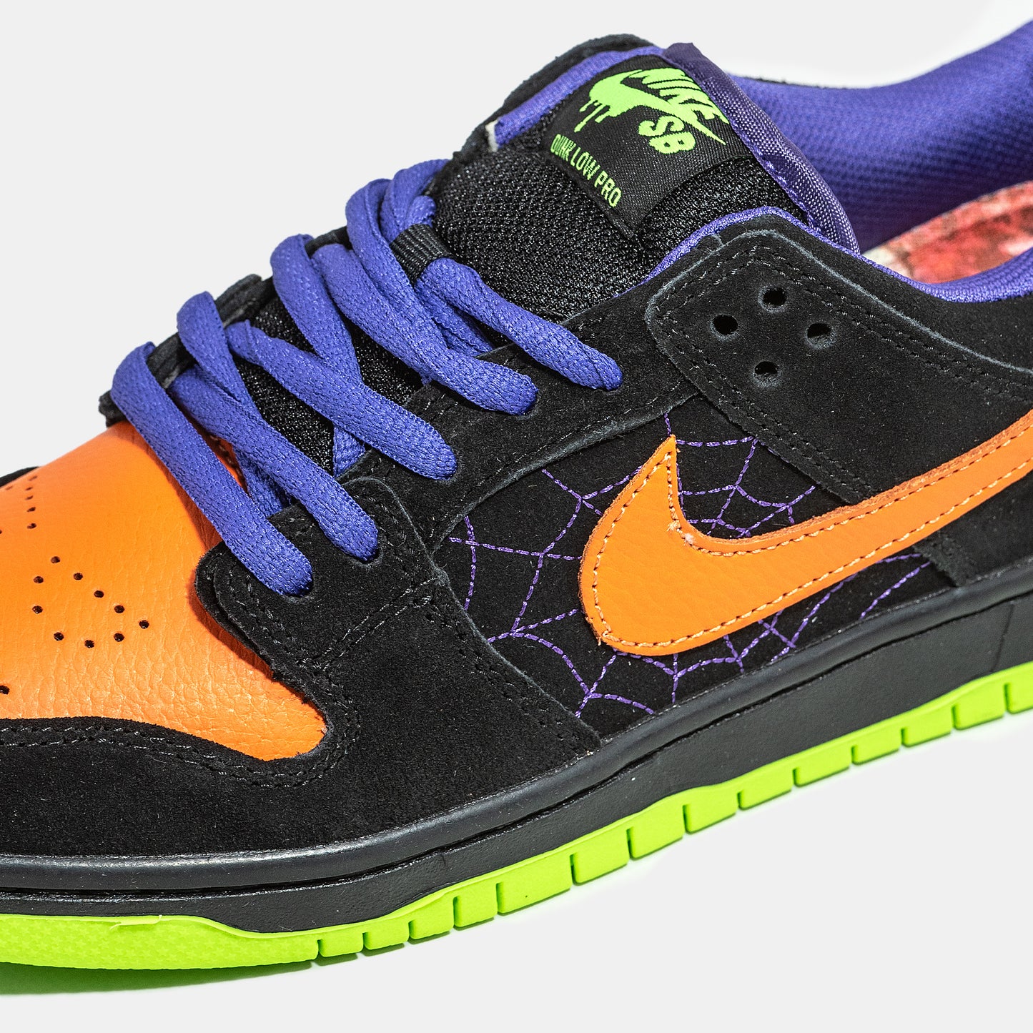 Nike SB Dunk Low Night of Mischief Halloween