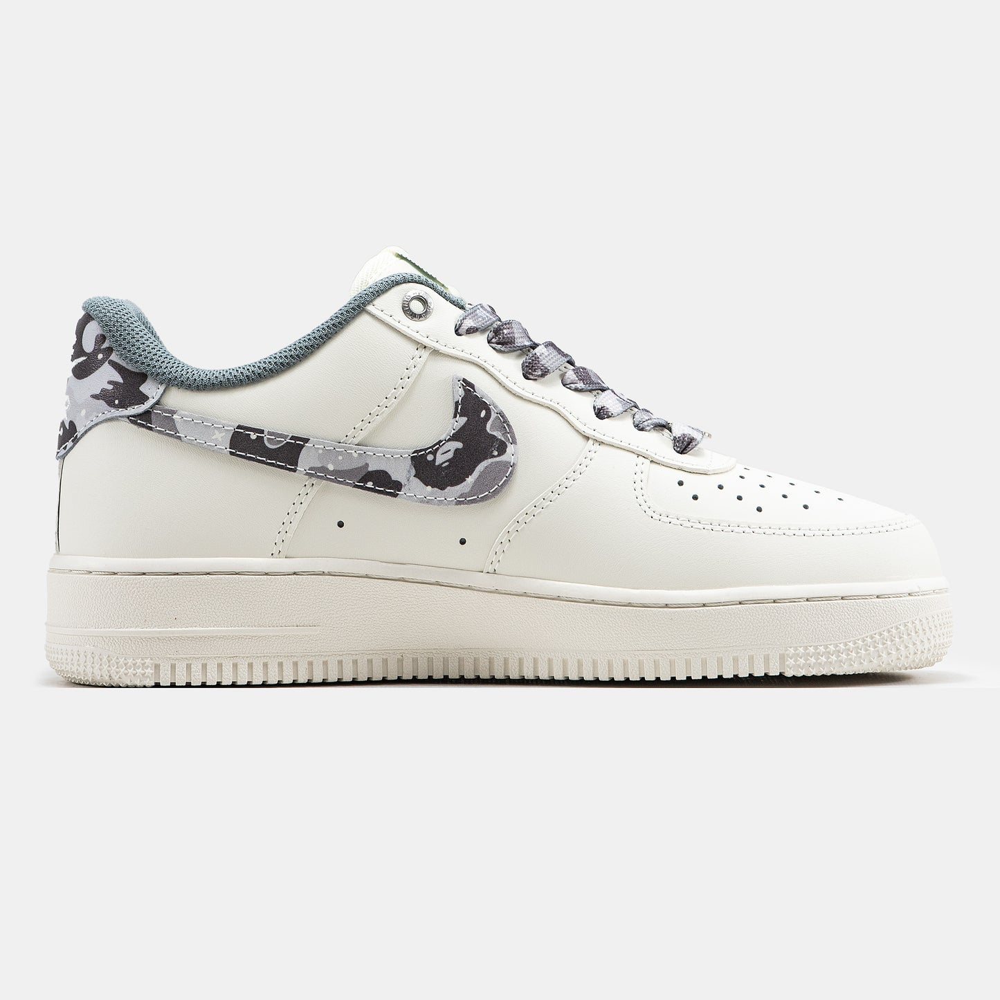 Nike Air Force 1 x Bape