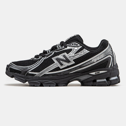 New Balance 740 Black