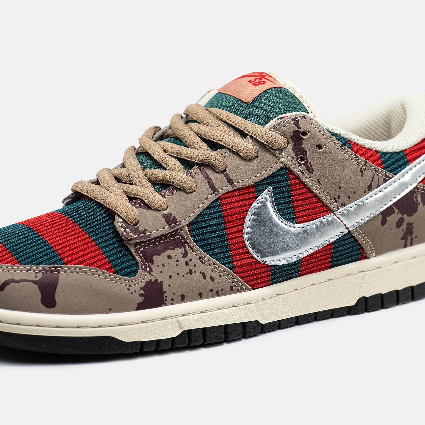 Nike SB Dunk Low Freddy Krueger