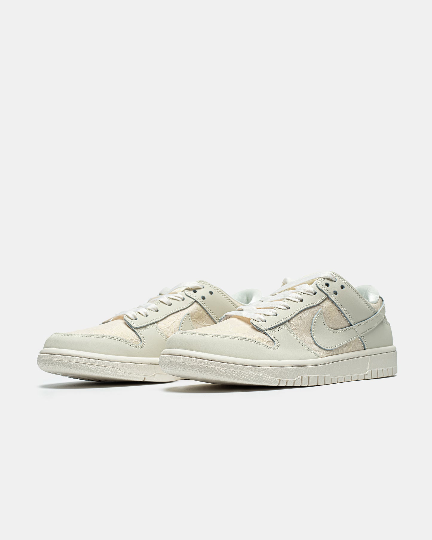 Nike Dunk Low 'Lace Soft Pearl'