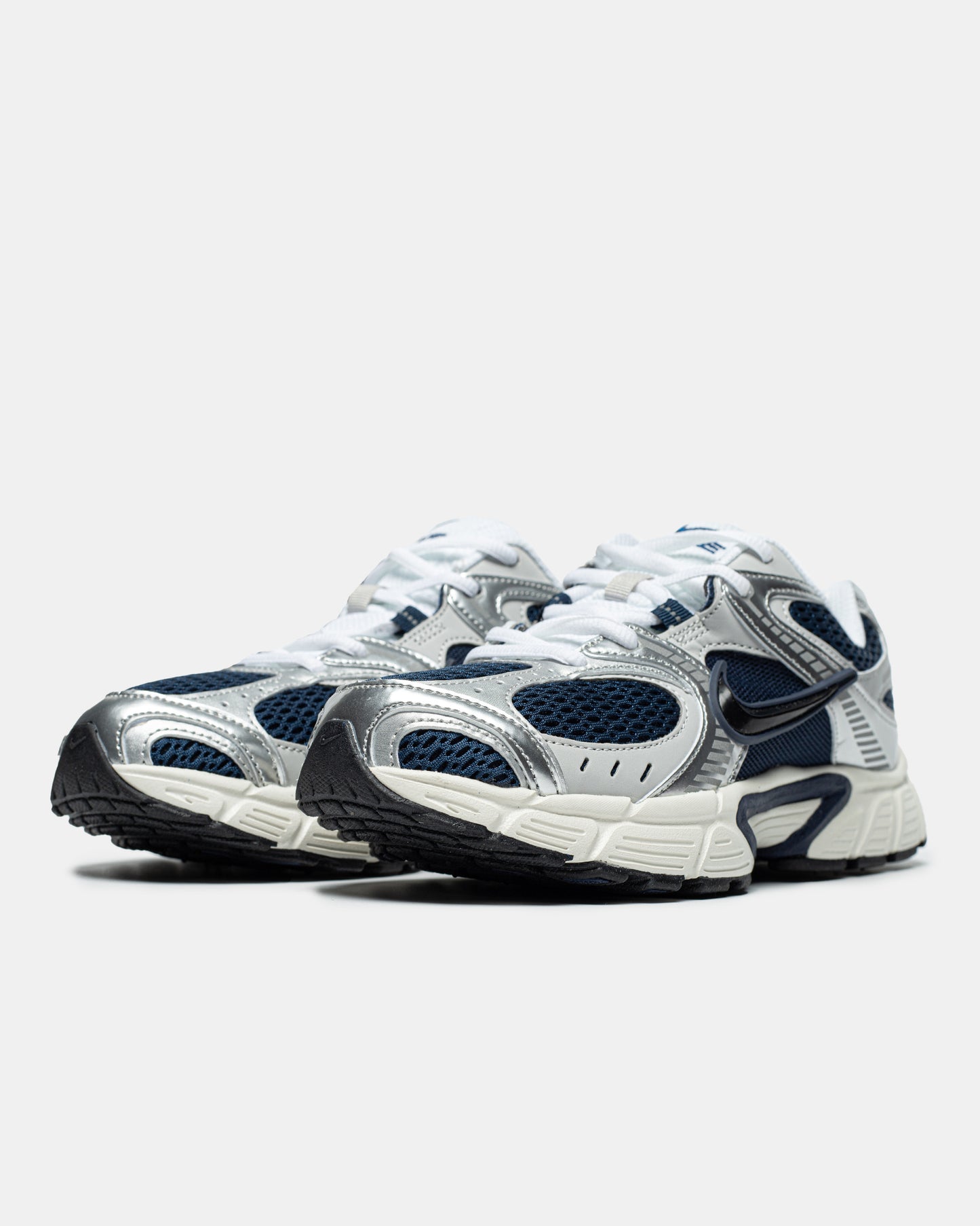 Nike V5 RNR ‘Seaweed Metallic Silver”