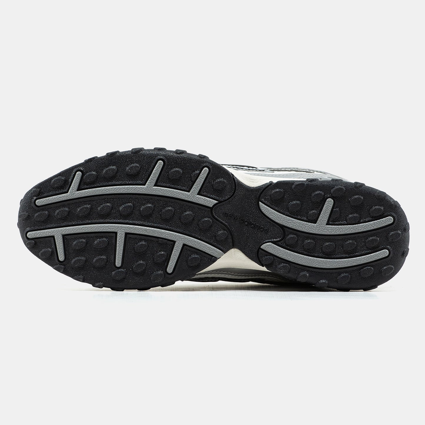 New Balance 204 L