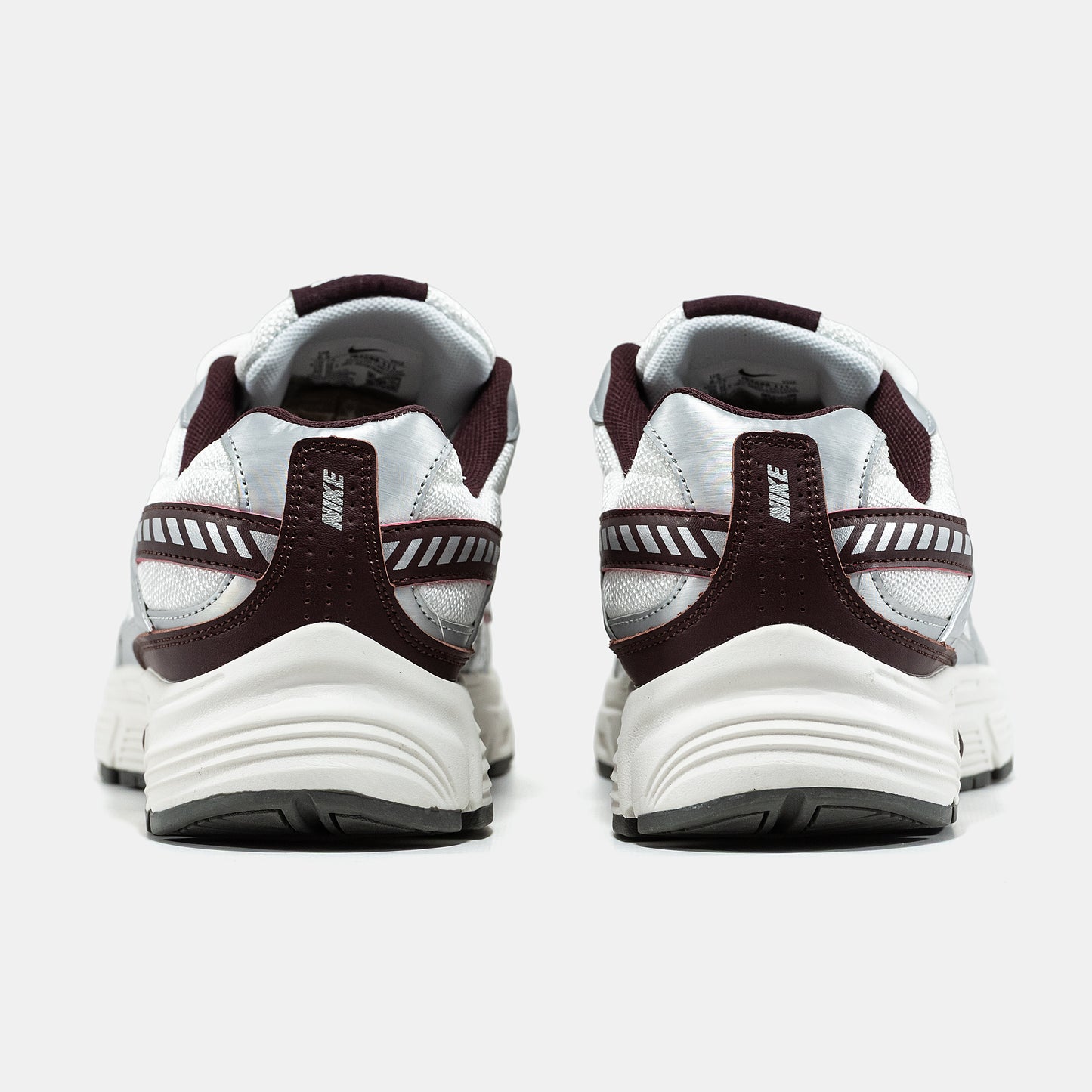 Nike Initiator