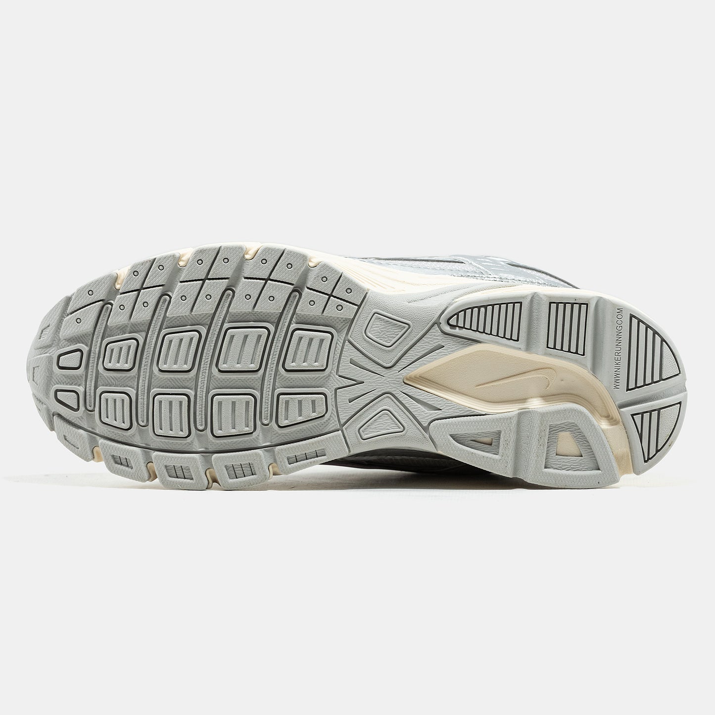 Nike Initiator