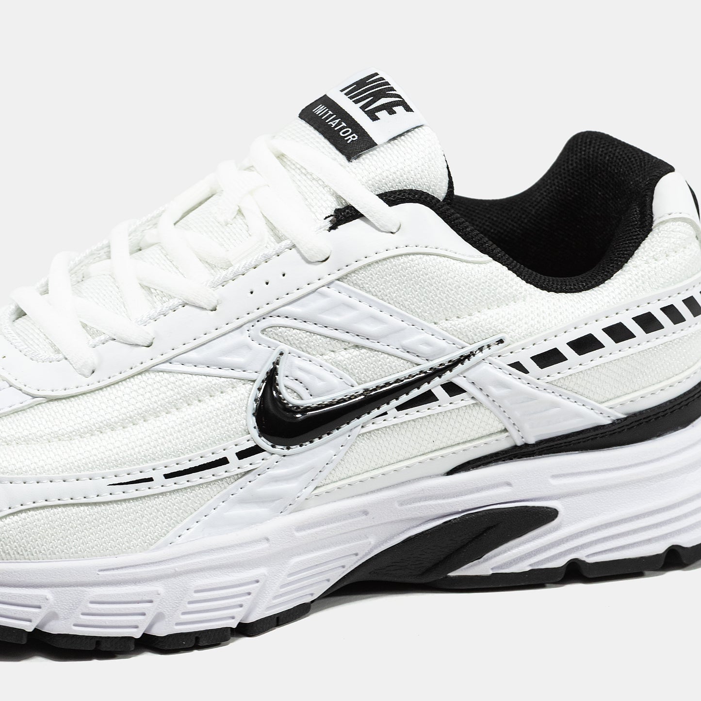Nike Initiator