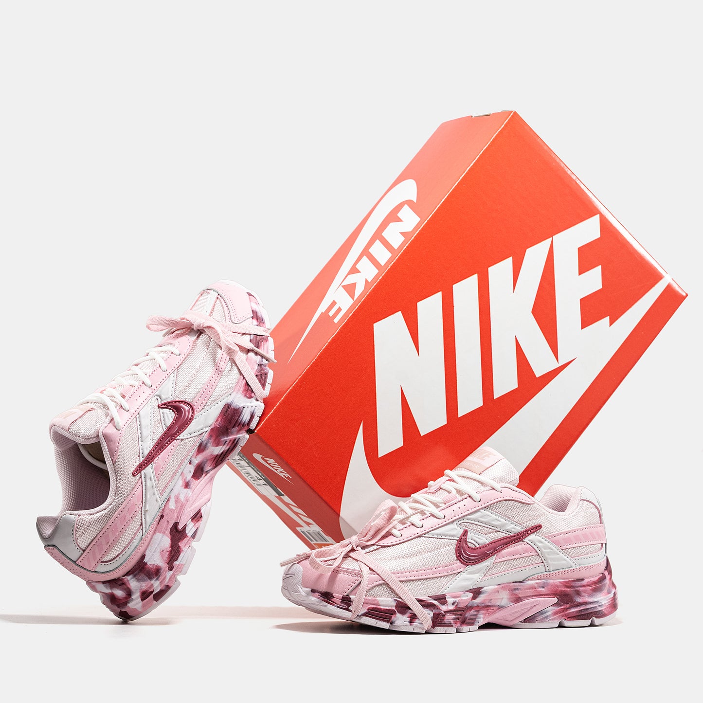 Nike Initiator