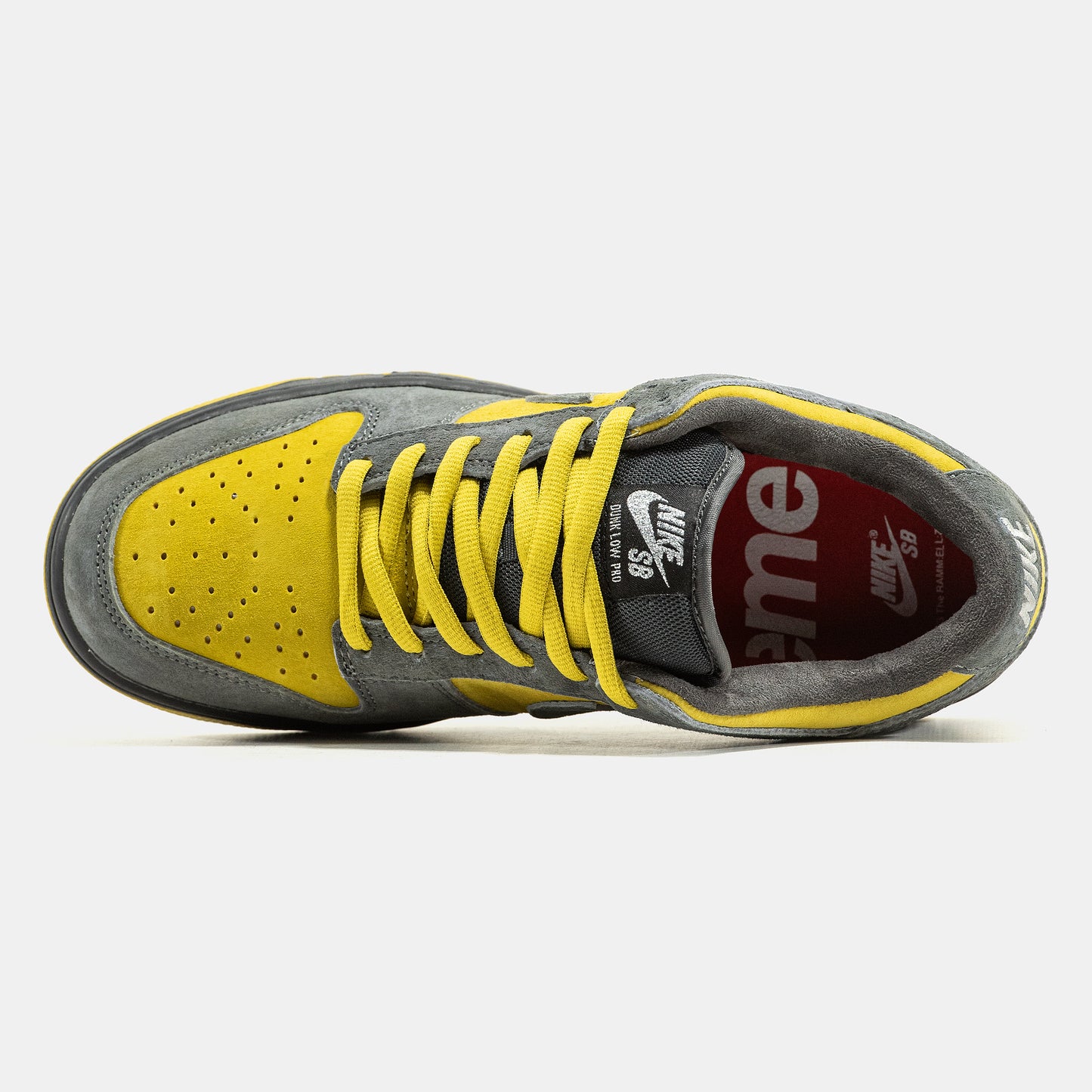 Nike SB Dunk Low x Supreme