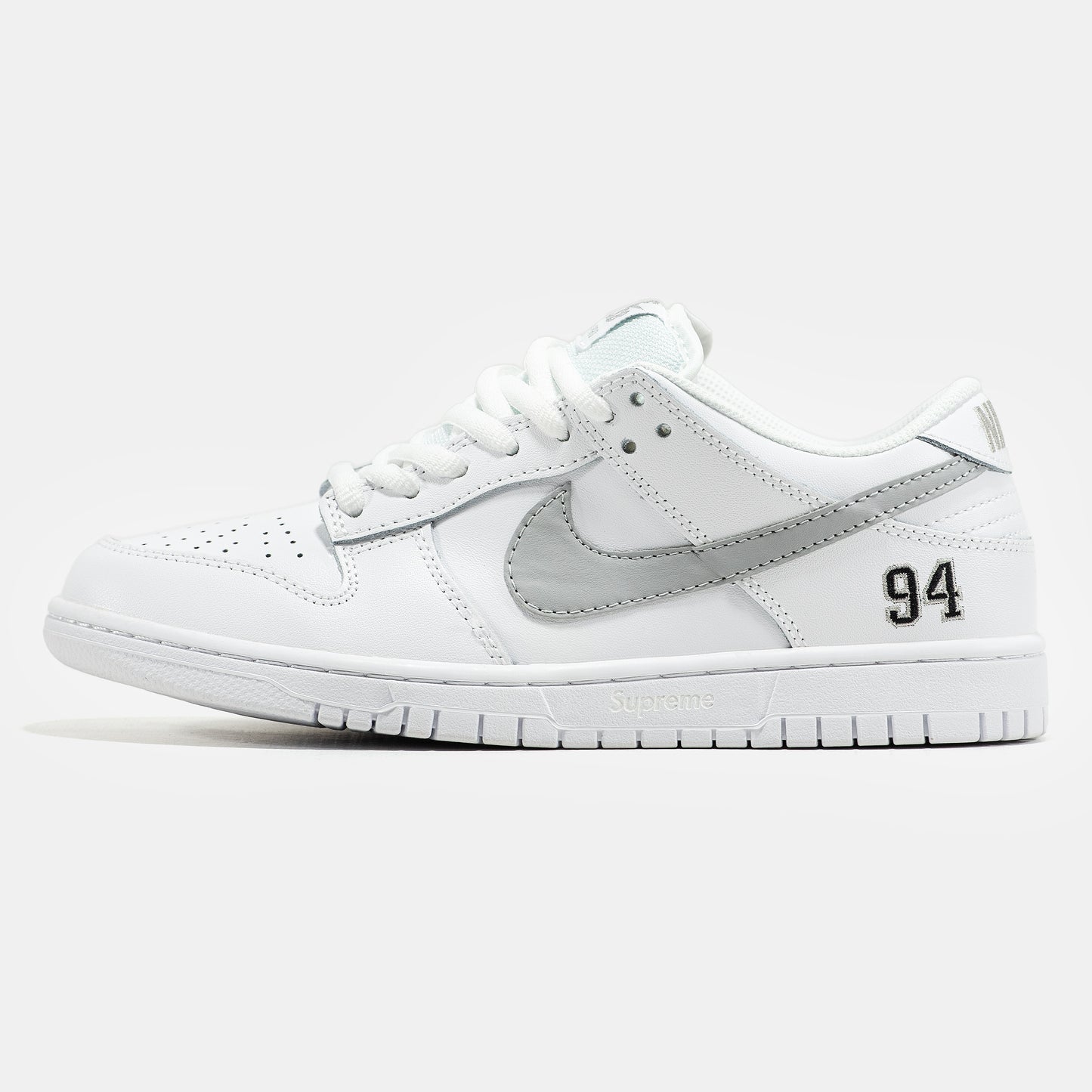 Nike SB Dunk Low x Supreme