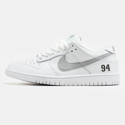 Nike SB Dunk Low x Supreme