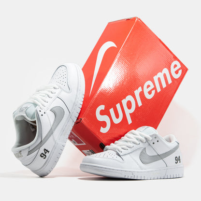 Nike SB Dunk Low x Supreme
