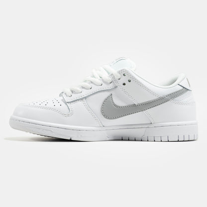 Nike SB Dunk Low x Supreme
