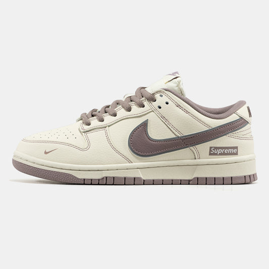 Nike SB Dunk Low x Supreme