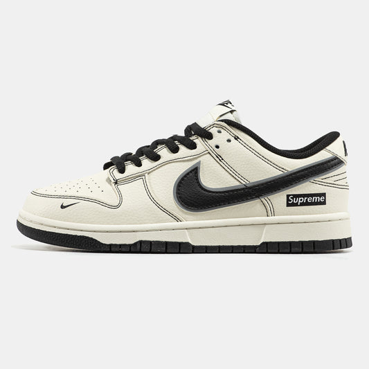 Nike SB Dunk Low x Supreme