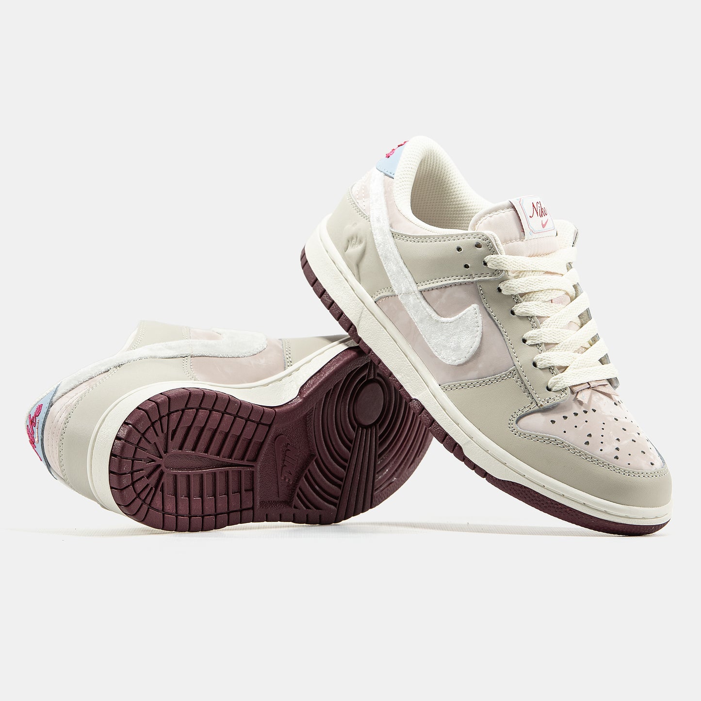 Nike SB Dunk Low “Valentine’s Day”