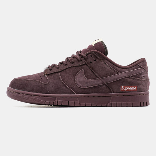 Nike SB Dunk Low x Supreme