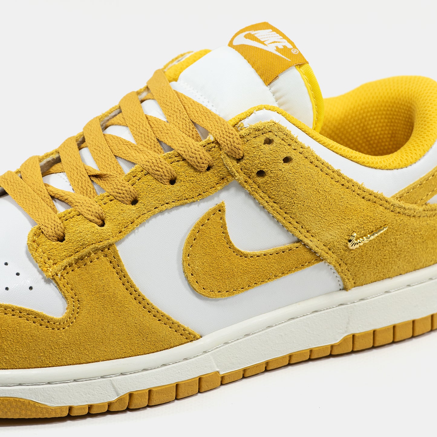 Nike SB Dunk Low