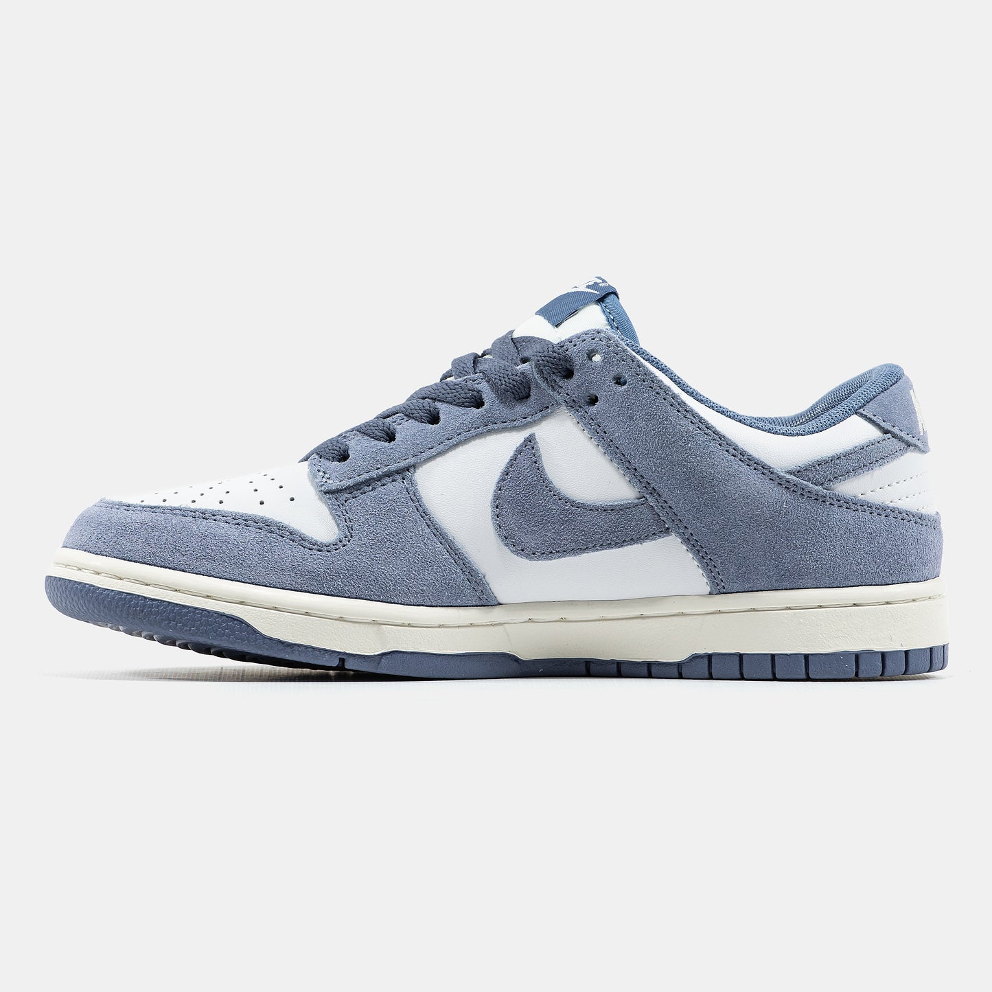 Nike SB Dunk Low