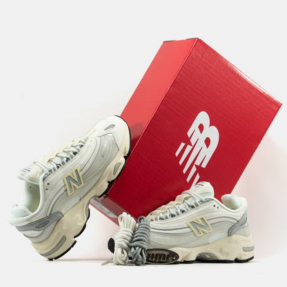 New Balance 1000