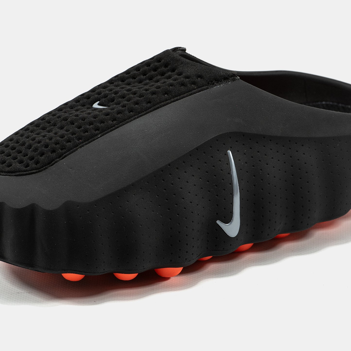 Nike Mind 001