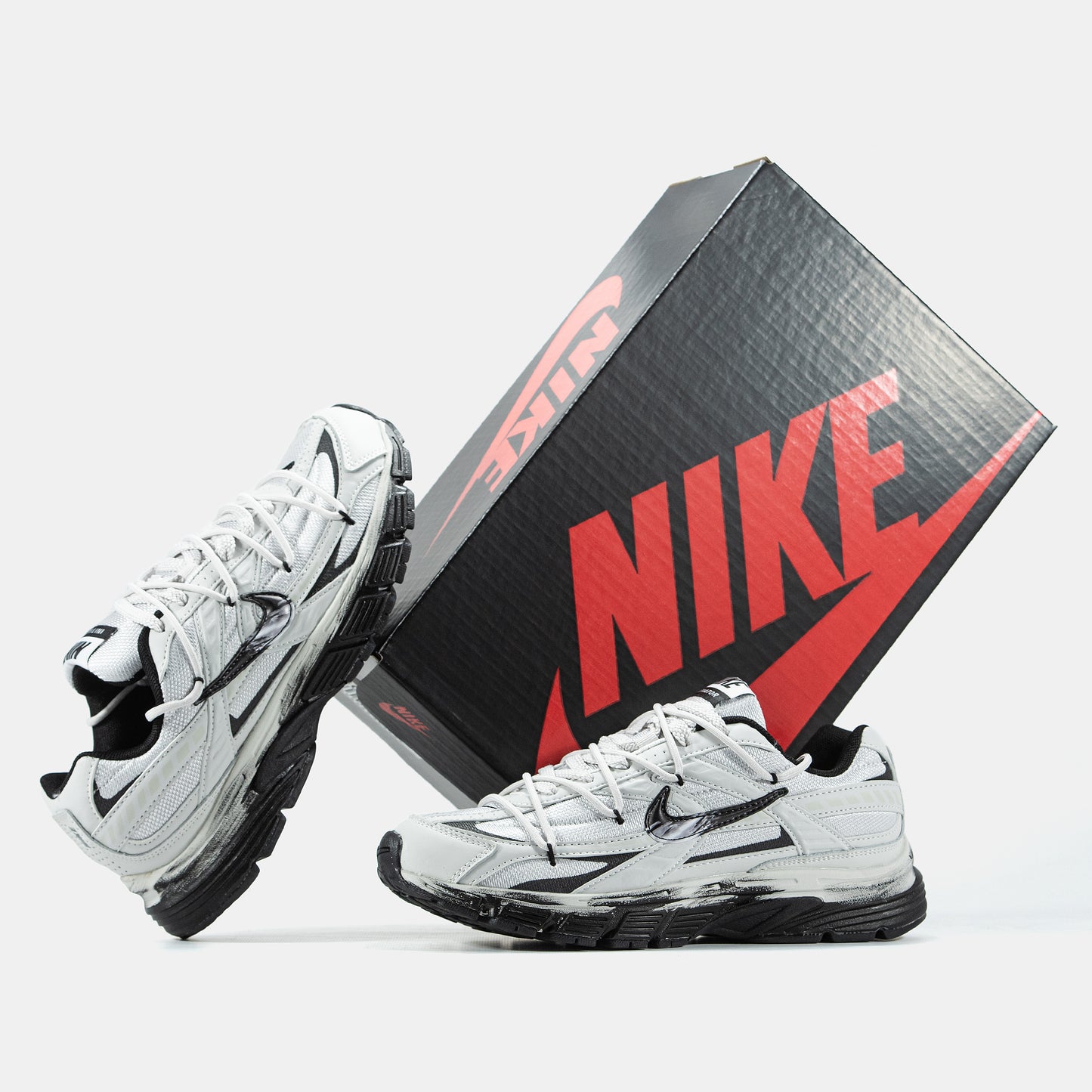 Nike Initiator