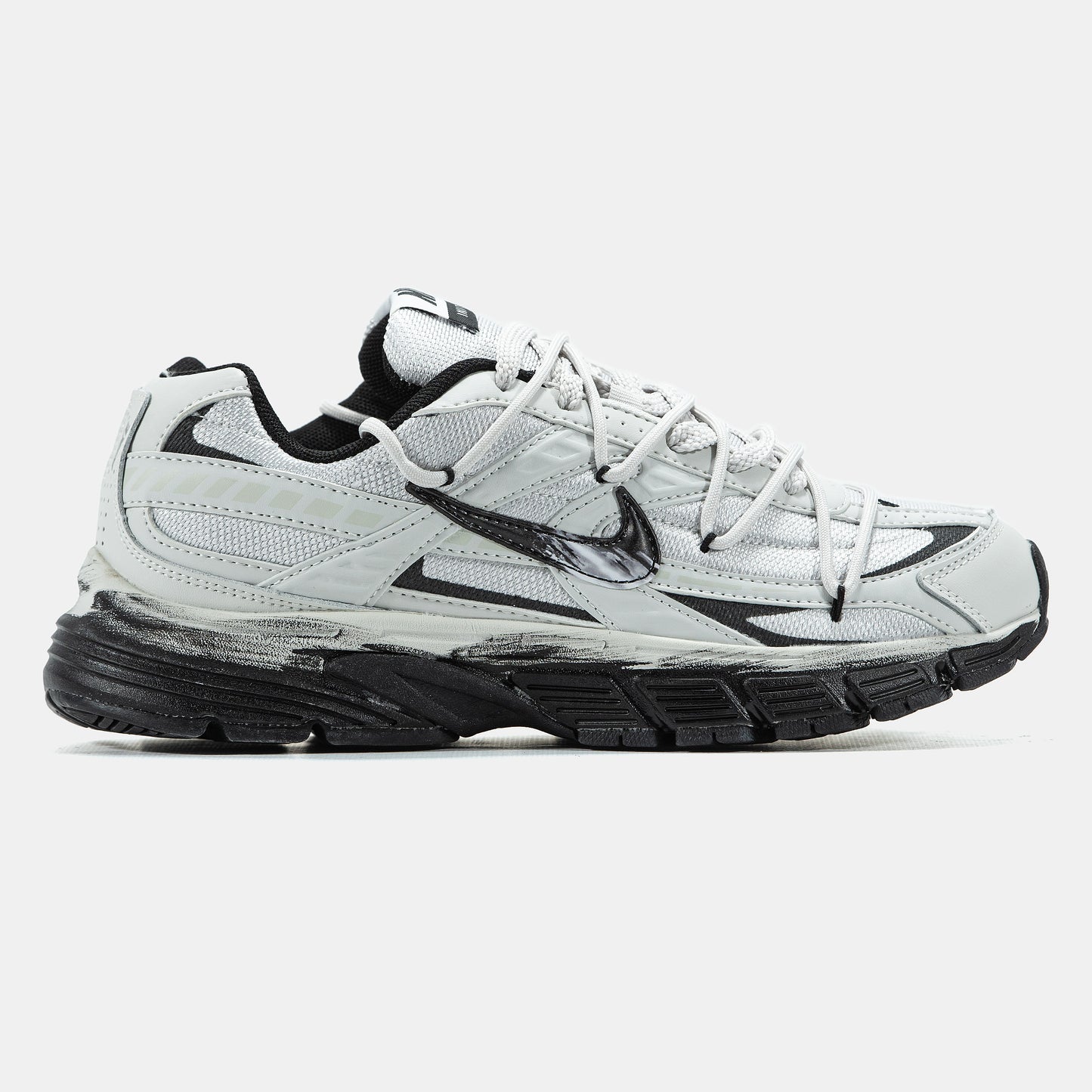 Nike Initiator