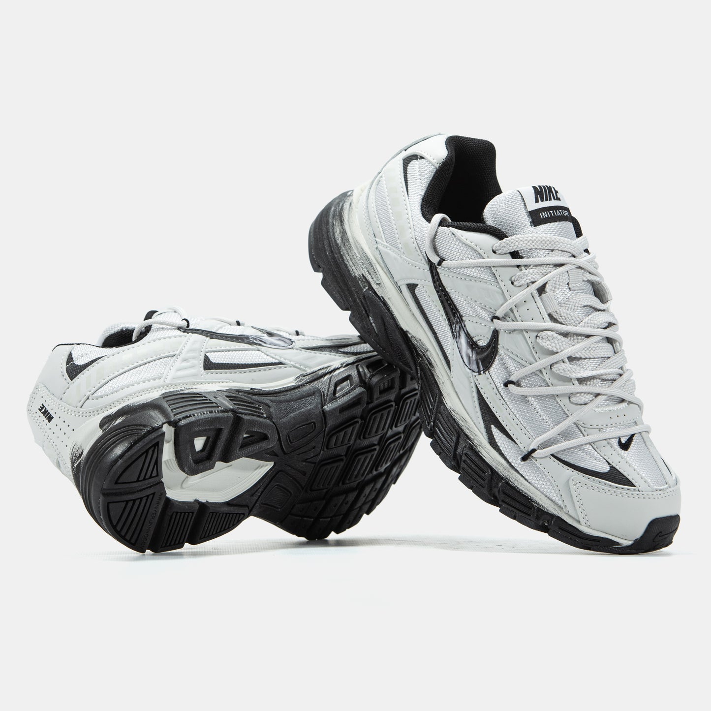 Nike Initiator
