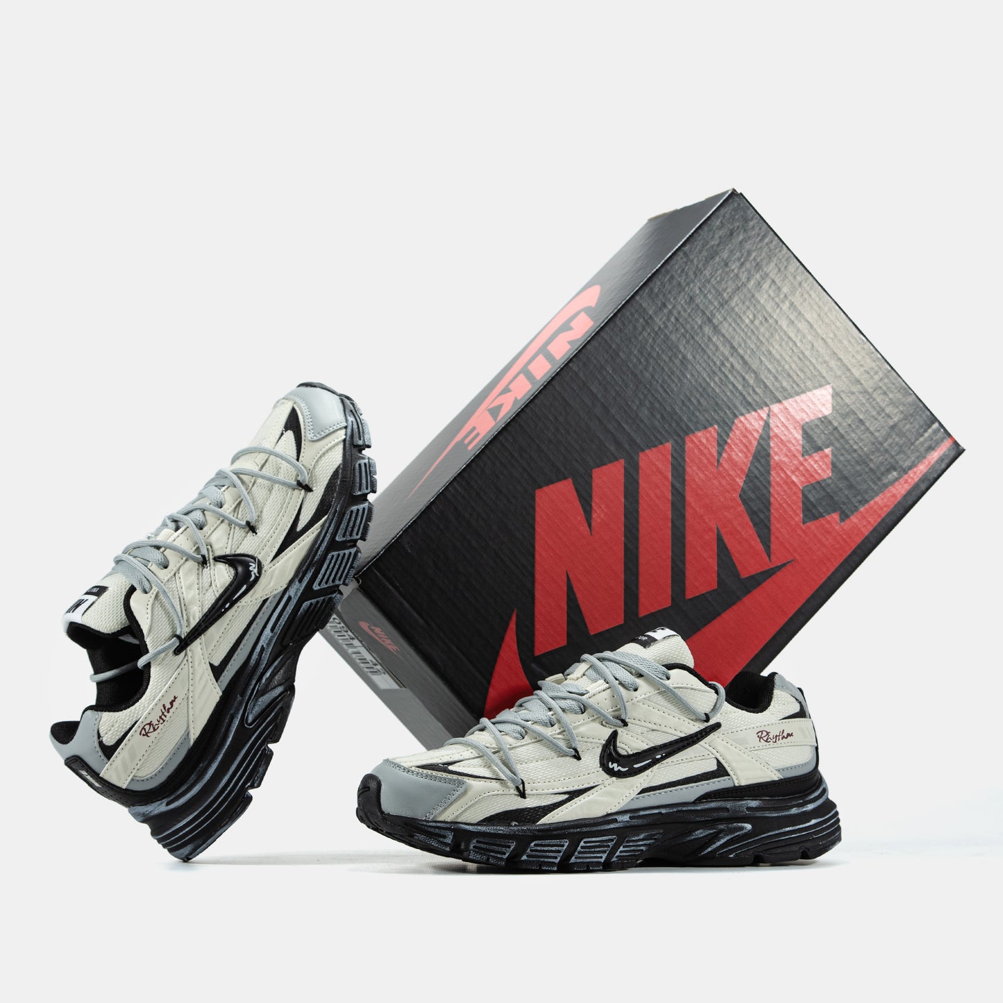 Nike Initiator