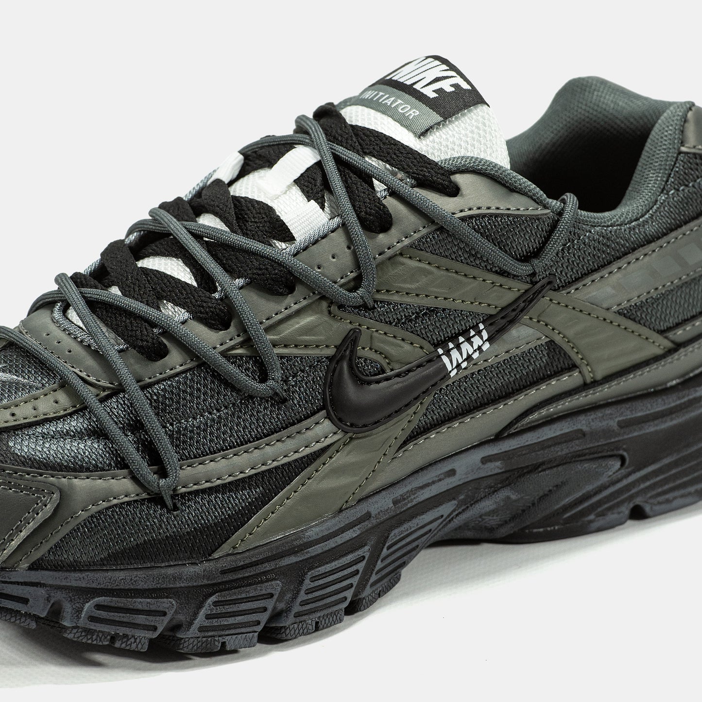Nike Initiator