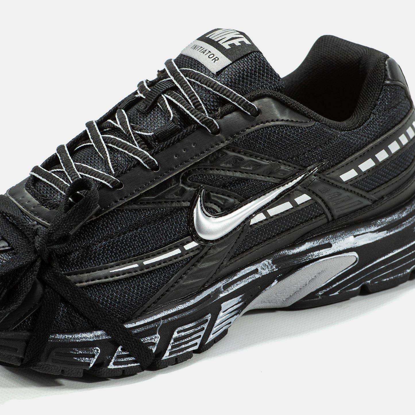 Nike Initiator