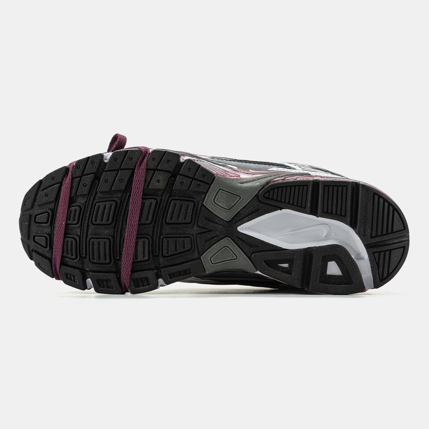 Nike Initiator