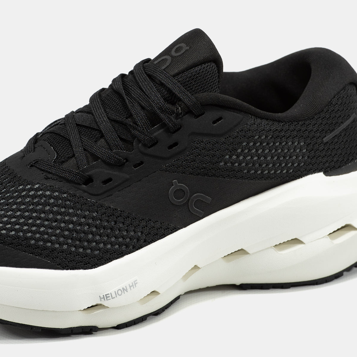 ON Cloudrunner 3
