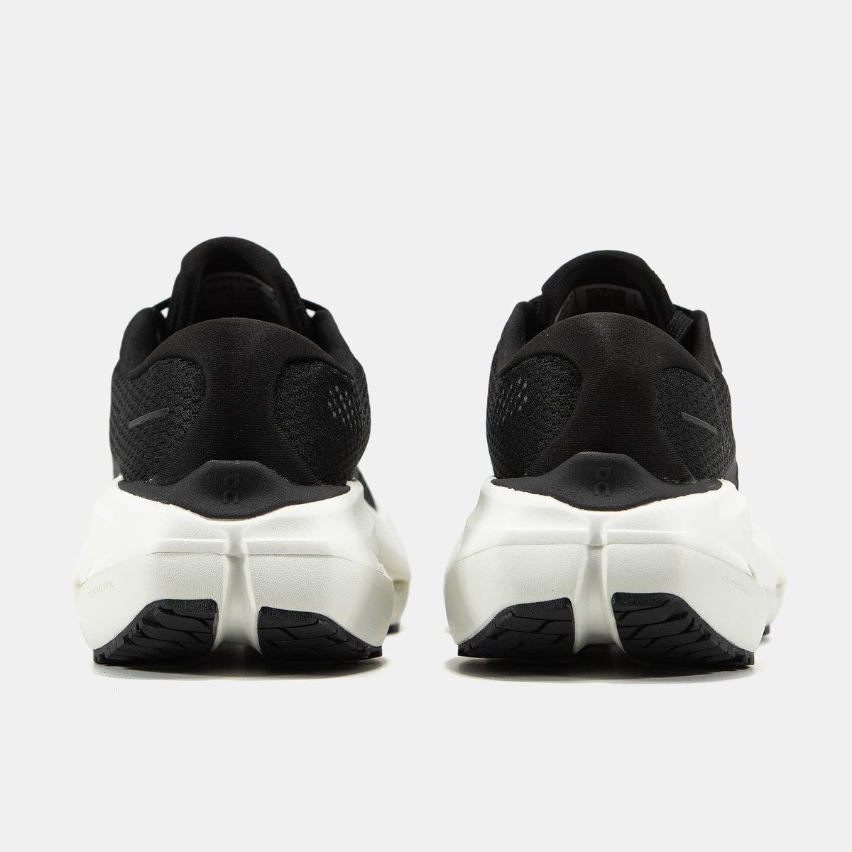 ON Cloudrunner 3