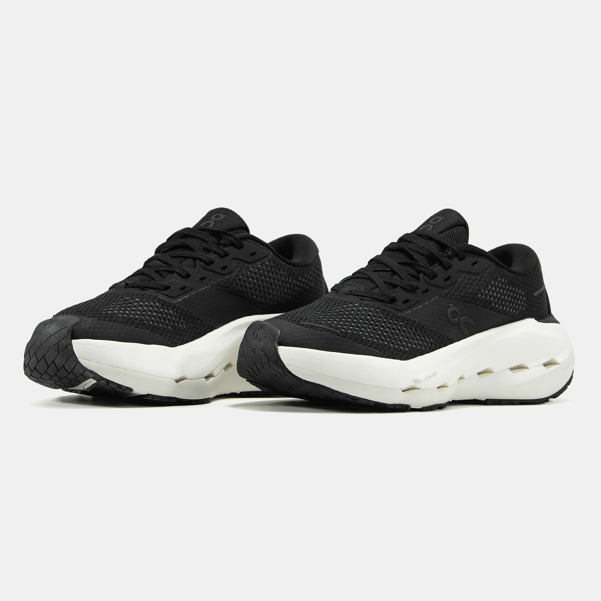 ON Cloudrunner 3