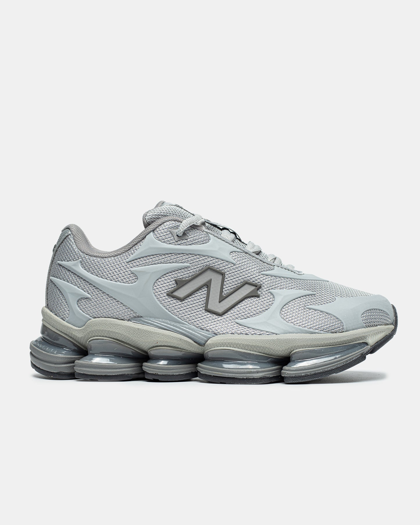 New Balance2000 'Silver Metallic'