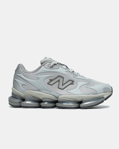 New Balance2000 'Silver Metallic'