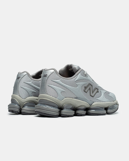 New Balance2000 'Silver Metallic'