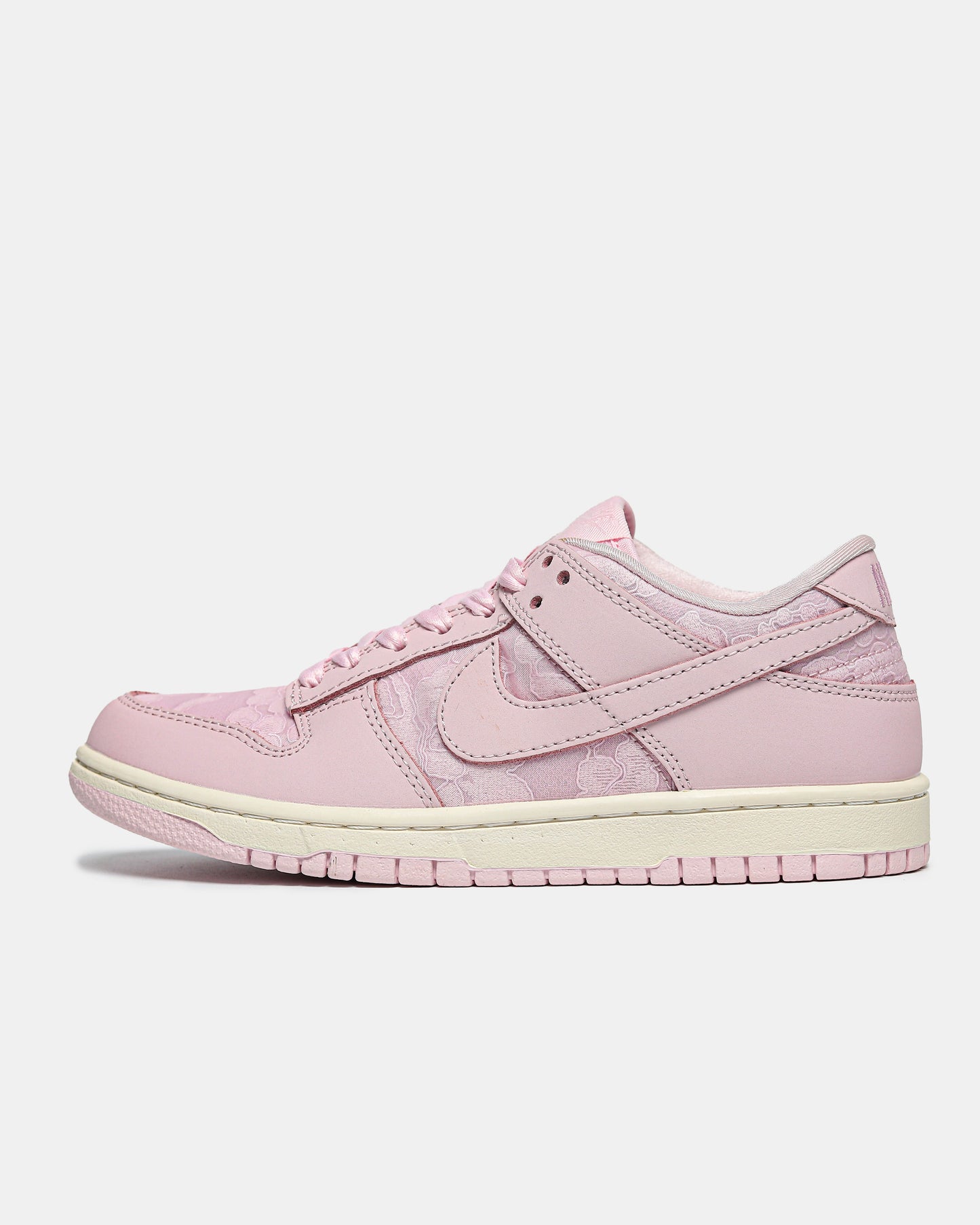Nike SB Dunk Low WMNS Lace Pack - Regal Pink