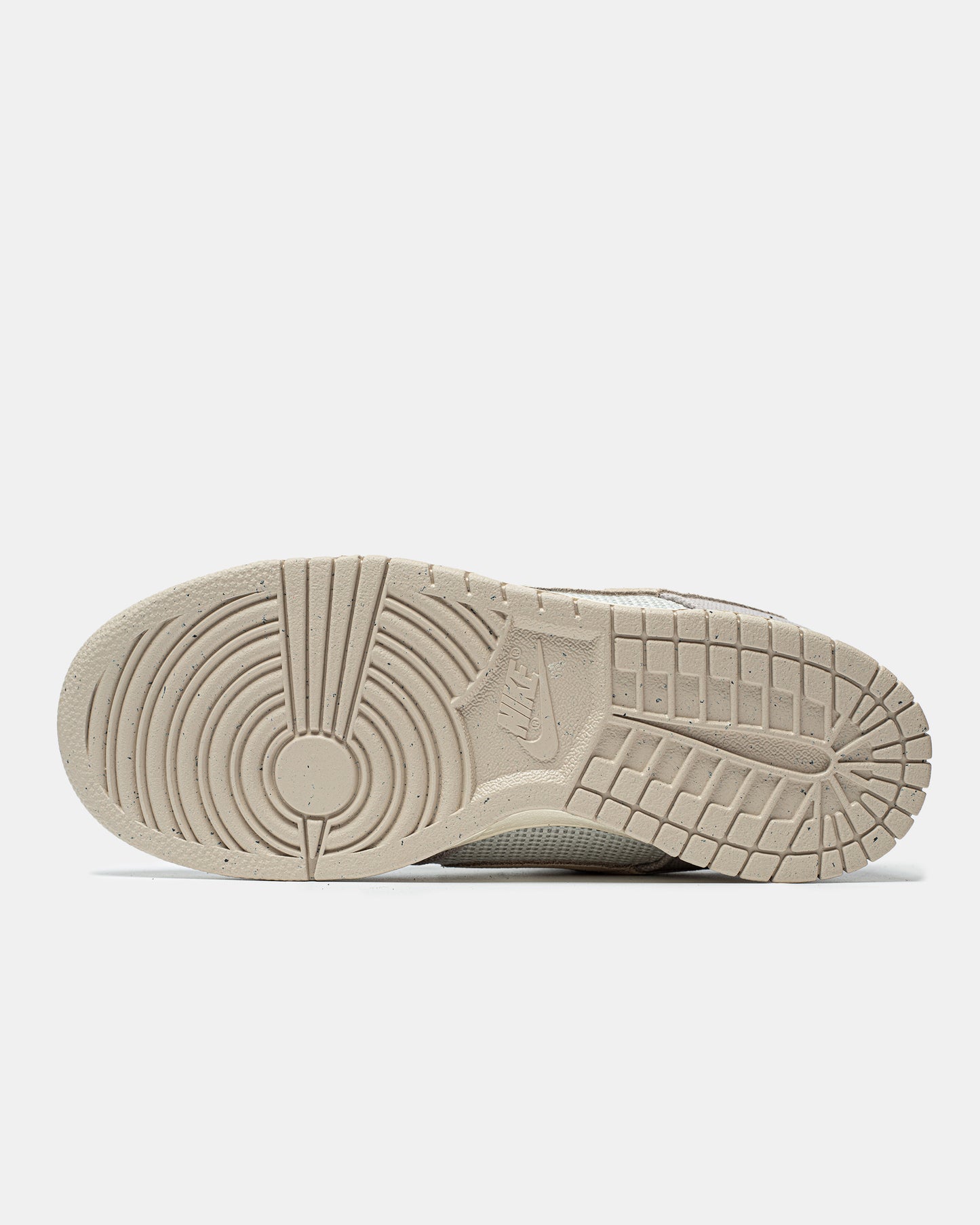 Nike Dunk Low Retro SE ‘College Grey Light Bone’